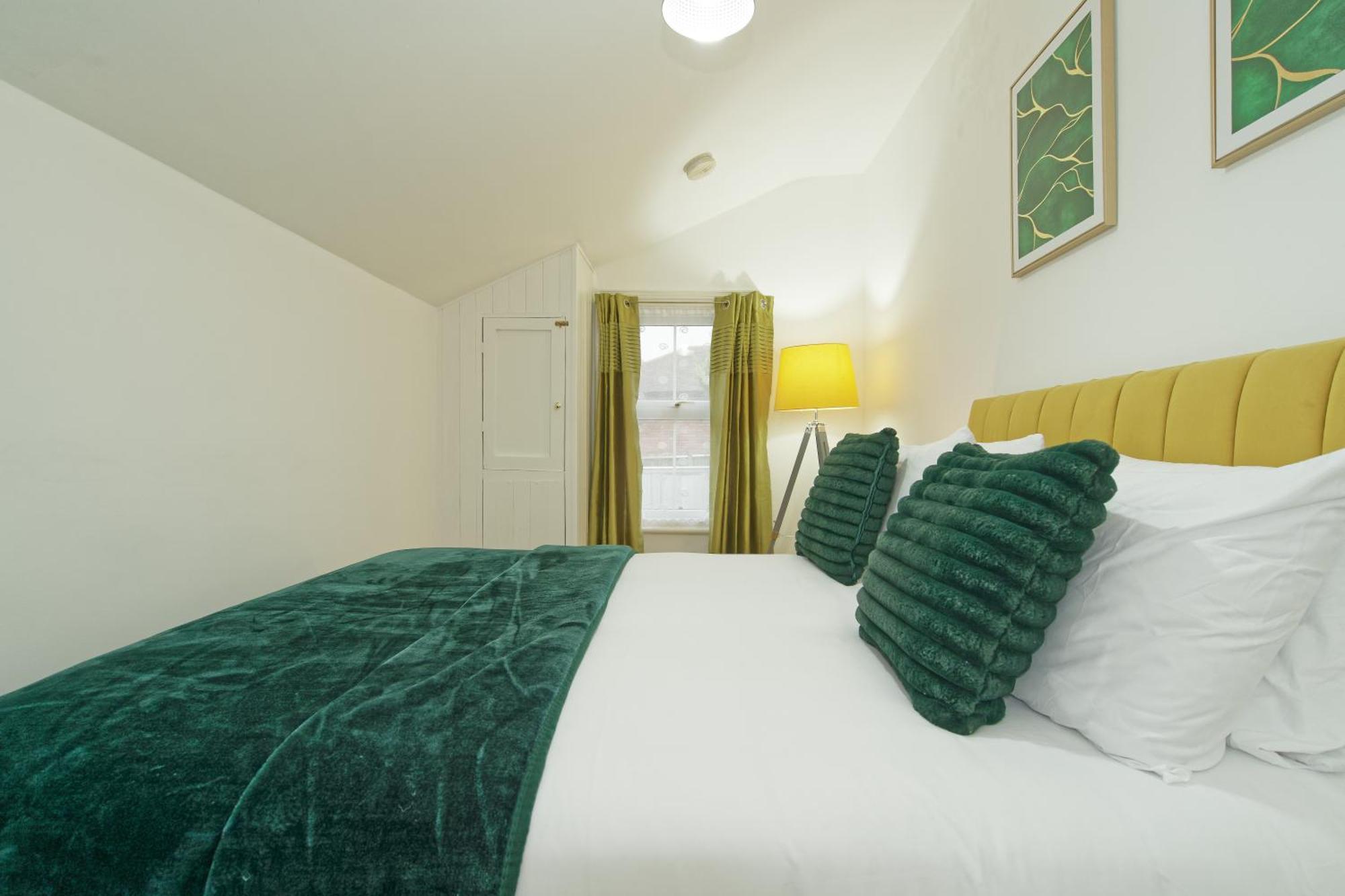 Lovely Luxury 3 Bed House Apartment Chatham  Bagian luar foto