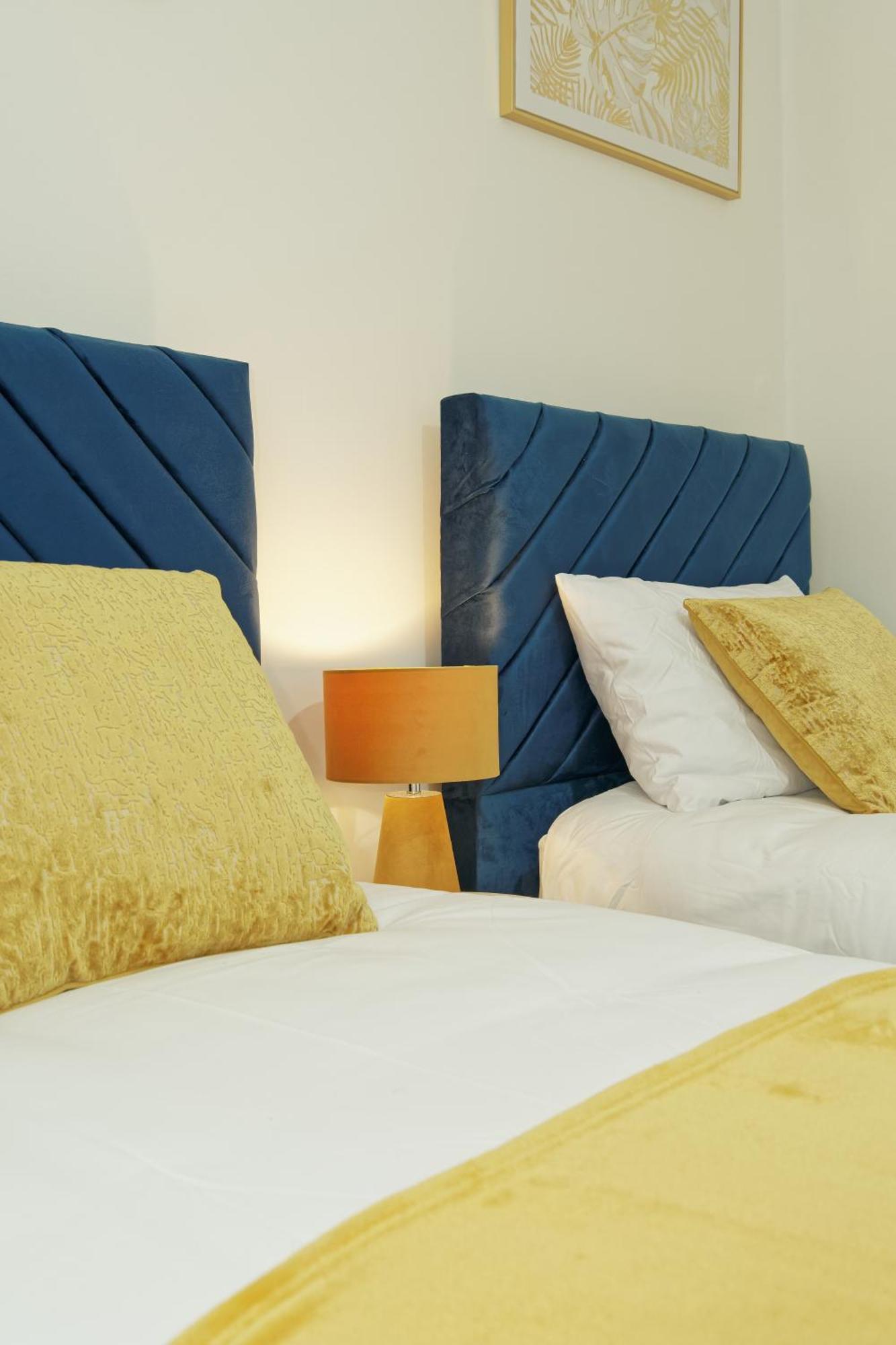 Lovely Luxury 3 Bed House Apartment Chatham  Bagian luar foto