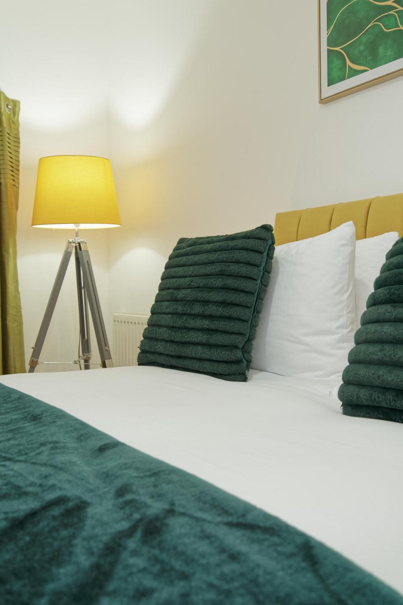 Lovely Luxury 3 Bed House Apartment Chatham  Bagian luar foto